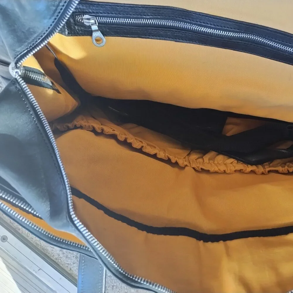 NWT Luxury Classic Black SADDLE LEATHER Carry-On Weekender Travel Duffle Bag 19